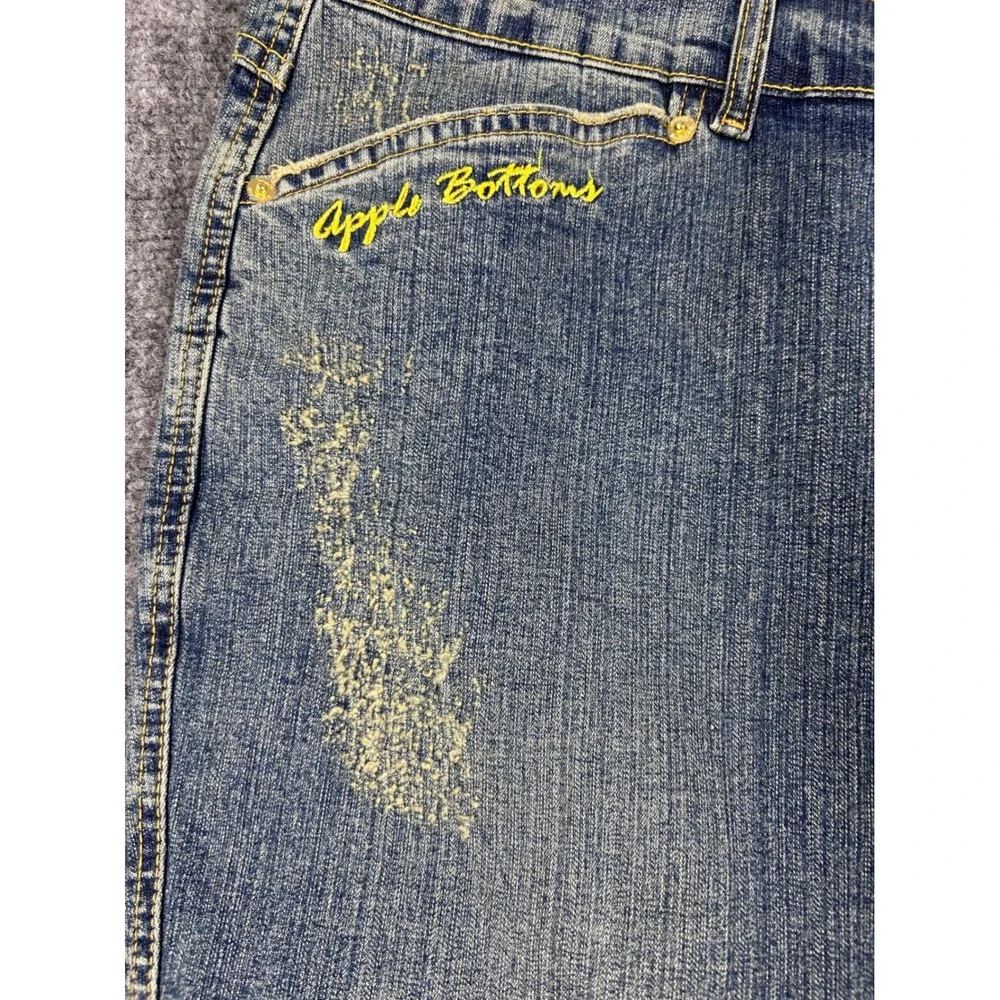 VTG Apple Bottoms Womens Jeans Size 18W Capri Distressed Yellow Embroidered NWOT